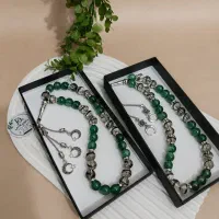 گردن بند عکس دار و حرارتی دست بند با مو قشنگ تون