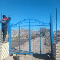 به یک کارگر ساده نیمه ماهر برای جوشکاری