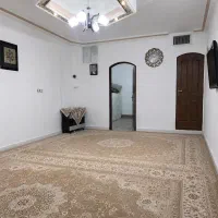 آپارتمان ۶۵متری/ طبقه اول/ حاشیه خیابان۱۰متری