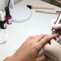 آموزش کاشت ناخن با۲۵۰۰