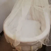 فروش تخت کنار مادر نوزادی