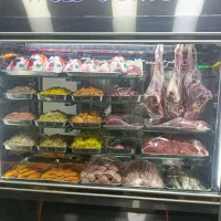 کارگر مرغ کار برای قصابی