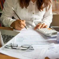 مشاور مالی مالیاتی
