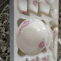 بستنی خوری آجیل خوری