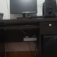 کامپیوتر کامل با میز و صندلی در حد نو