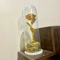 گل و گلدان شیشه ای