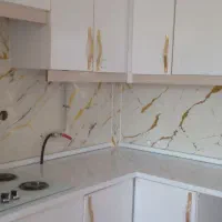 نصب پی وی سی ،تایل،ماربل شیت و قرنیز کف