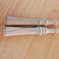 دوعدد چوب سیگار
