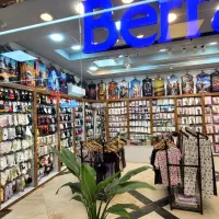 فروشنده حضوری آقا و خانم