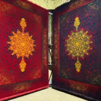 قرمز ۷۰۰شانه اصل ۲در۳ اکبندصفر داخل کاور۸تخته