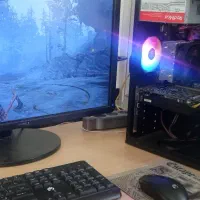 سیستم گیمینگ i7 مانیتور موس کیبرد و وبکم هارد 2tb