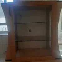 کابینت شیشه ای