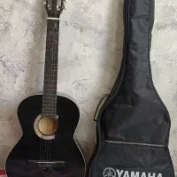 گیتار یاماها مشکی