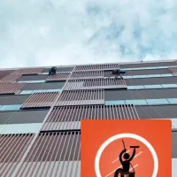 کار در ارتفاع بدون داربست(پیچ رولپلاک وعایق ،شستشو