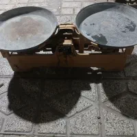 ترازوی قدیمی