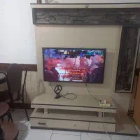 میز تلویزیون  .تمیز  و مرتب