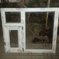 پنجره دو جداره حدود 1 در 1 متر