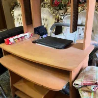 میز کامپیوتر کارکرده