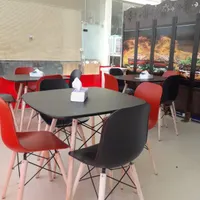 صندلی و میز شادی