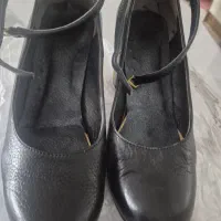 سه جفت کفش زنانه