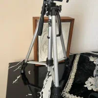 سه پایه حرفه ای دوربین