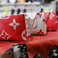 همکار فروشنده خانم (مجرد)