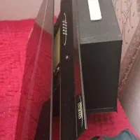 هود زیر تلویزیون