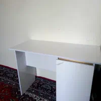 میز تحریر و لوازم آرایشی