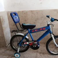 دوچرخه ۱۶ کمک دارد نسبتاً تمیز