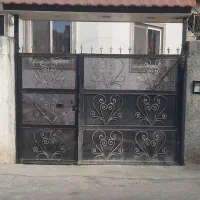 درب ورودی حیاط
