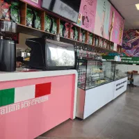 باریستا و پرسنل آقا جهت کافه جلاتو اسکوپ