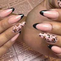 خدمات ناخن و مژه بانوان / نمونه کار واقعی