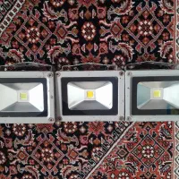 سه عددپروژکتور کوچک