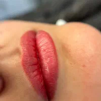 آموزش و خدمات آرایش دائم