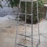 چهارپایه آهنی