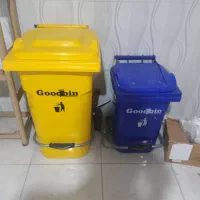 سطل زباله بزرگ و متوسط