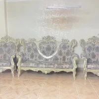 مبل سلطنتی ۹ نفره همراه با دو عسلی و میز جلو مبلی