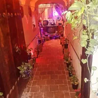 سوییت و اتاق های تمیزدرهتل سنتی .بوم گردی.هاستل