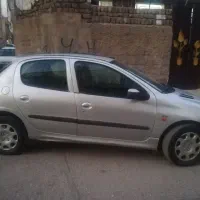 ماشین206 نقره ای