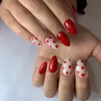کاشت ناخن فقط ۵۰۰ با تخفیف نامحدود