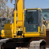 بیل میکانیکی ۲۲۰ کوماتسو