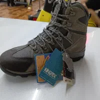 کفش کوهنوردی اورجینال سایز ۴۱ کاملا نو