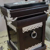 جای دستمال کاغذی و سطل آشغال