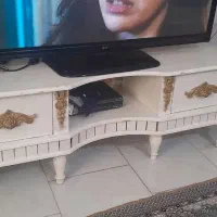 ساعت وگنجه ومیزتلوزیون
