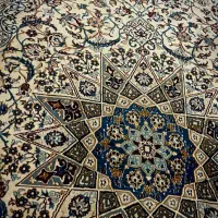 فرش دستباف گل ابریشم نائین اصفهان (۶متری)
