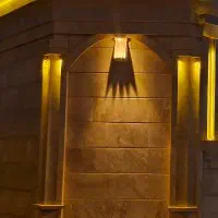 منزل در به حیاط آهن فروش ها
