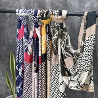 انواع شال و روسری و لباس مناسب فصل