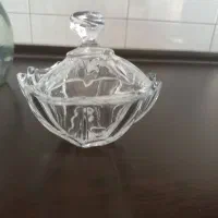 تعدادی ظروف در حد نو تمیز