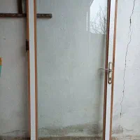 یک عدد درب آلومینیومی