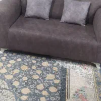 یک دست راحتی طوسی تازه تعمیرشده تمیز